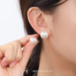 2024 Upgraded 925 Silver Korea Shijia Strong Crystal Pearl Earrings Simple Fashion Geometric Earrings Wholesale - Image 5